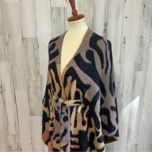 Coco + Carmen Ruana - Picture 4 of 7